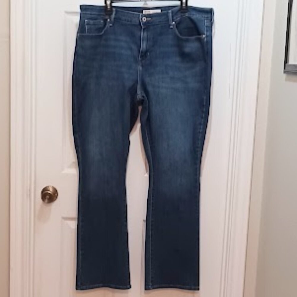 Signature by Levi Strauss Mid-Rise Bootcut blue jeans Size W35 X L32 - Picture 1 of 8